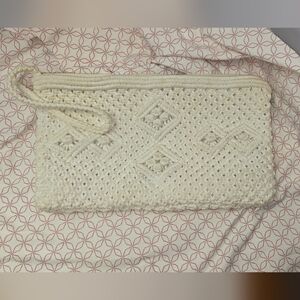 Source Unknown Cream Woven Crochet Wristlet Clutch